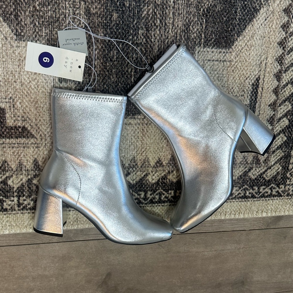 NEW A New Day Pippa Stretch Boots Women’s Size 6 NWT  Silver Ankle Boots - Picture 8 of 16